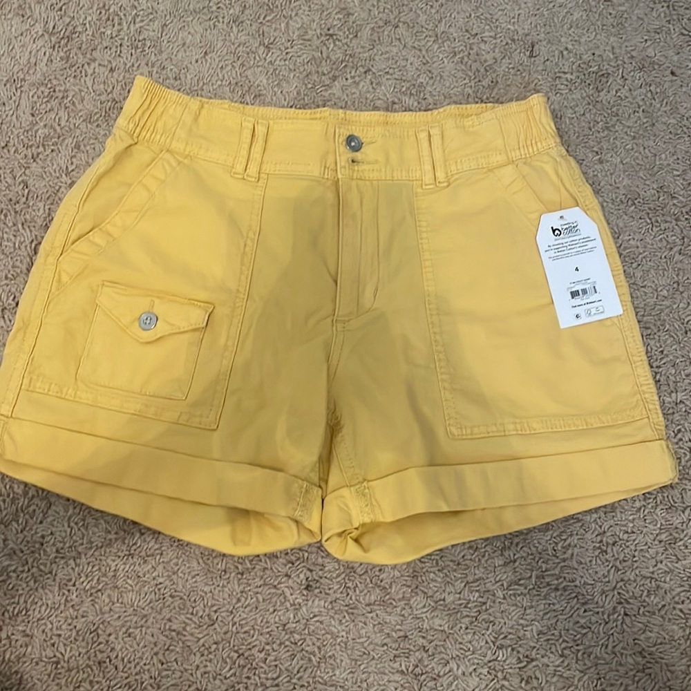 Time and Tru high rise utility shorts. Size 4 and really soft. Never worn!